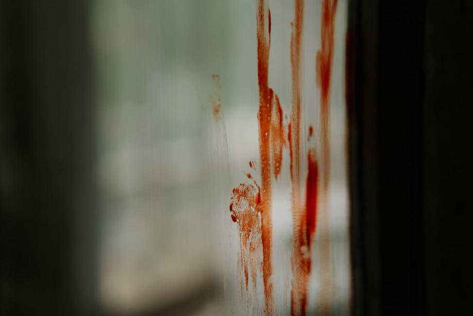 Кровавые посиделки и сейф в юбке: громкие преступления в Оби за первый летний месяц