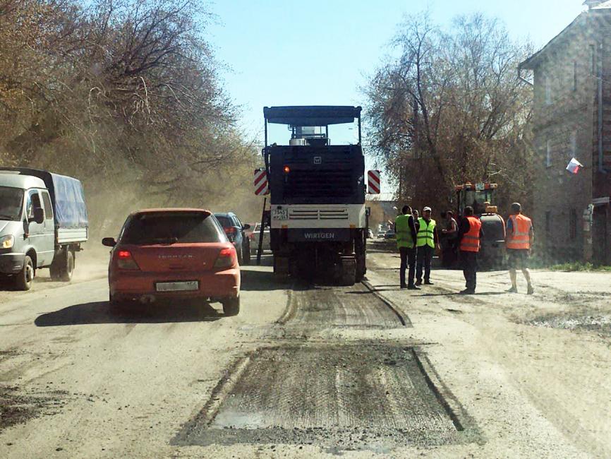 Второй этап ямочного ремонта стартовал в Оби: какие дороги починят в июле