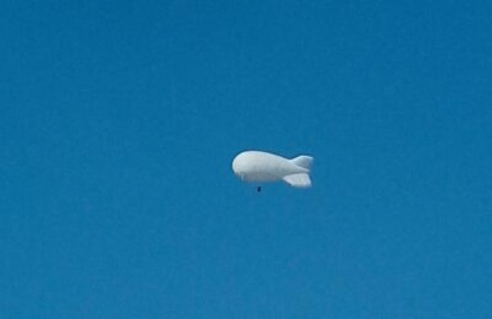 Дирижабль в небе над селом Красноглинное удивил местных жителей
