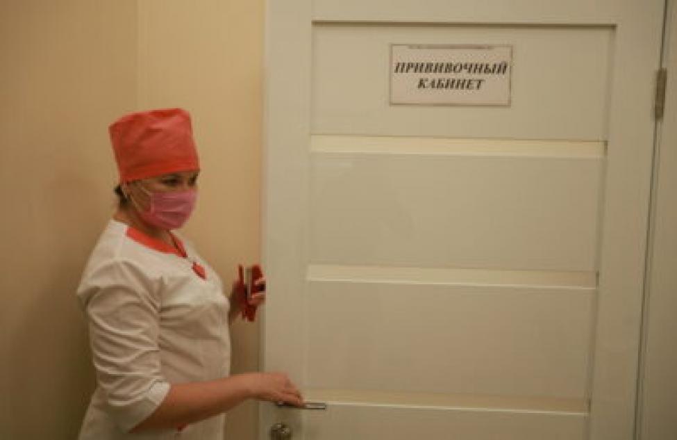Вакцинация населения от COVID-19 продолжается в Новосибирской области