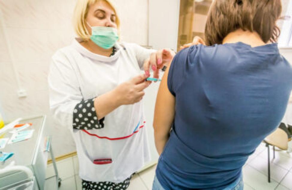Более миллиона жителей Новосибирской области прошли полный курс вакцинации против коронавируса