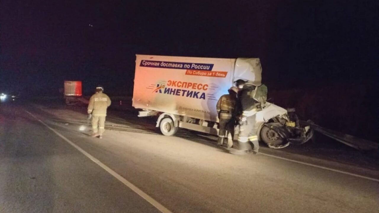 Водитель службы доставки погиб в ДТП с фурой рядом с городом Обь - Аэро-Сити