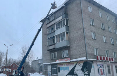 Губернатор Андрей Травников потребовал провести весенние проверки крыш в Новосибирской области