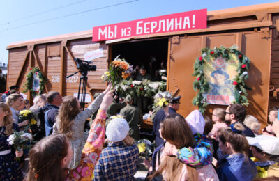 Ретро-поезд «Эшелон Победы» встретили жители Новосибирской области