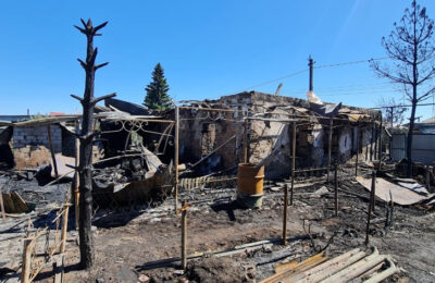 Три семьи лишились жилья после страшного пожара на улице Линейной в Оби