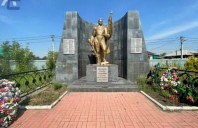 Власти Толмачево рассказали о судьбе памятника солдатам ВОВ