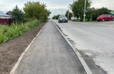 Госпрограмма в действии: город Обь и село Красноглинное соединил тротуар