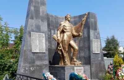 Памятник воинам — Толмачевцам решено перенести к местной администрации