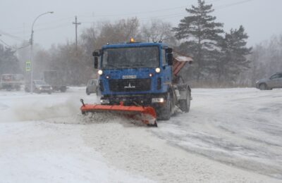 В Новосибирской области продолжаются снегопады: более тысячи единиц техники готовы к борьбе со стихией