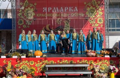 Обской хор открыл выступлением ярмарку в Краснообске