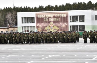 Мобилизованные обчане и военнослужащие Сибири готовятся к отправке в зону проведения СВО