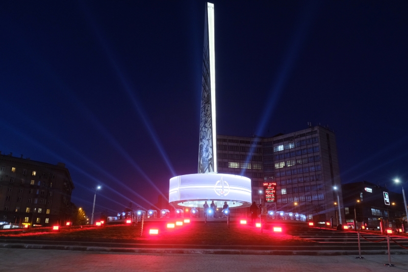В Новосибирске открылась стела «город трудовой доблести»: показываем как она выглядит