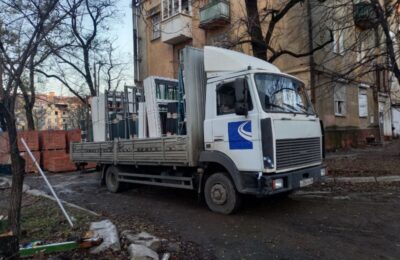 Специалисты из Новосибирской области восстанавливают жилой квартал в Мариуполе