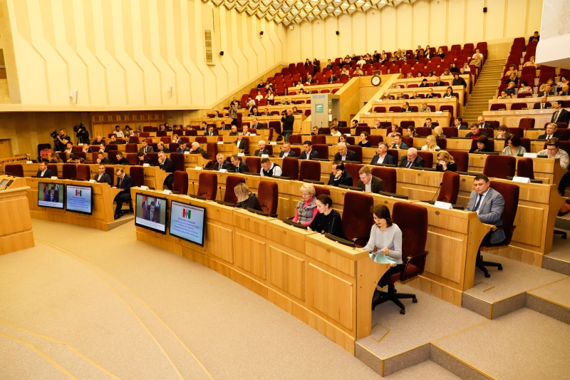 Бюджет Новосибирской области на 2023 год: как прошли слушания в региональном Заксобрании