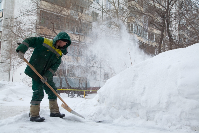 Об обязанностях управляющей компании по уборке придомовой территории зимой расскажут в ходе «прямой линии»