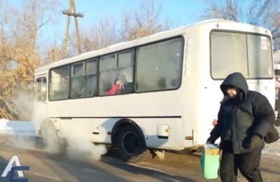Подростка высадили из автобуса в Толмачево из-за неработающего терминала оплаты банковскими картами