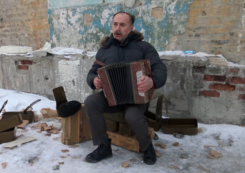 Историю музыканта без страха в зоне проведения рассказал волонтер из Новосибирской области