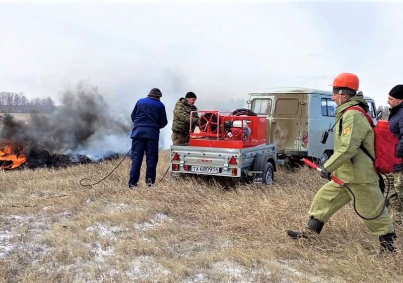 Пожарные Новосибирской и Омской области провели совместную подготовку перед пожароопасным сезоном