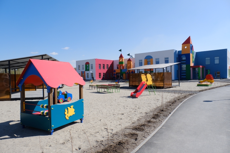Губернатор посетил с рабочим визитом недавно открывшийся детский сад «Кубики» в микрорайоне «Пригородный простор»