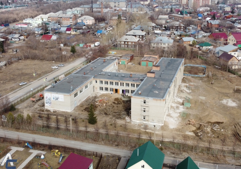 Ремонт школы № 26 в городе Обь должен быть закончен точно в срок — Андрей Травников