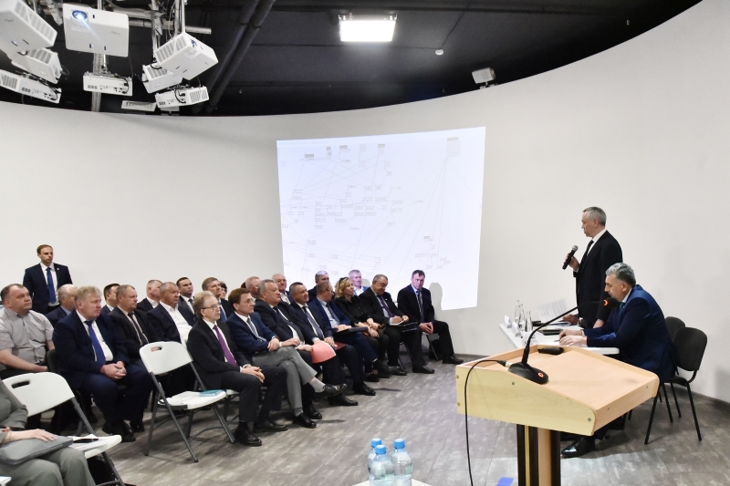 Вопросы поддержки участников спецоперации обсудил губернатор Травников с главами муниципалитетов региона