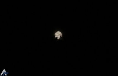 Огромную луну в небе над Обью запечатлел фотограф-любитель ночью 5 июля