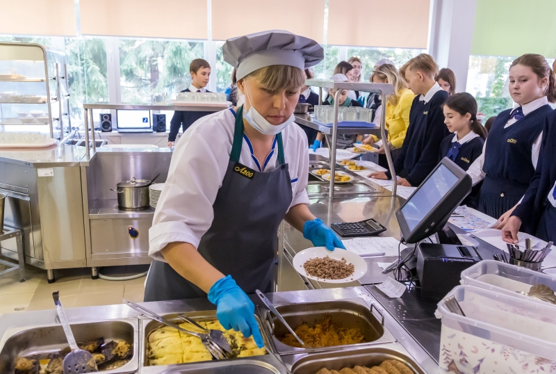 На вопросы по организации питания в школах ответят специалисты: горячую линию запустили в Новосибирской области