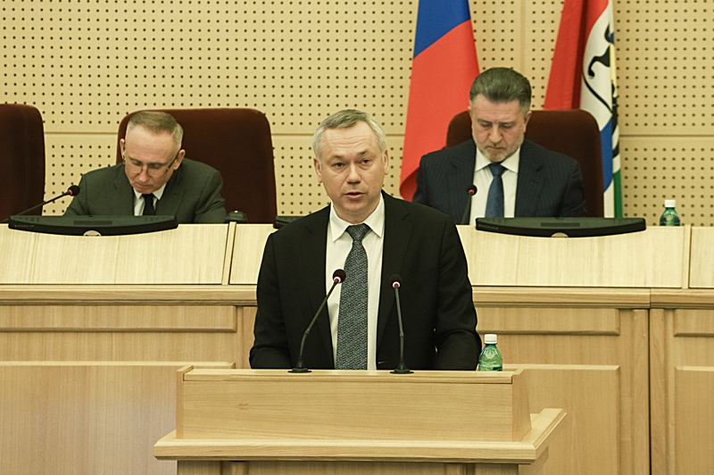 Избранный на второй срок губернатор Андрей Травников официально вступит в должность 15 сентября