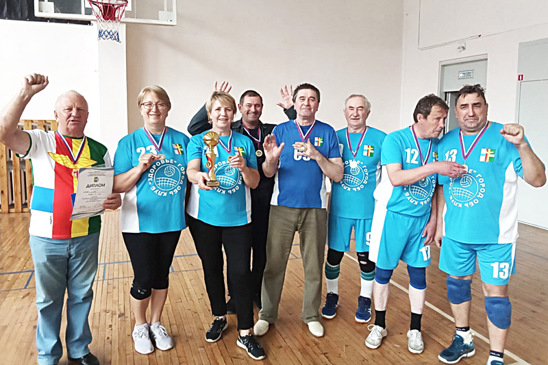Ветераны-волейболисты из города Обь завоевали золото в первенстве Новосибирского района