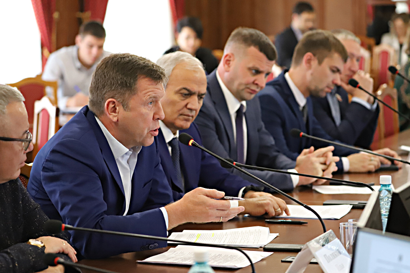 Ускорить создание проектного офиса предложили минстрою депутаты новосибирского Заксобрания