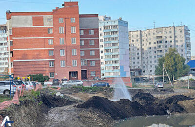 «Гейзер» забил из под-земли на месте строительства эко-парка в городе Обь