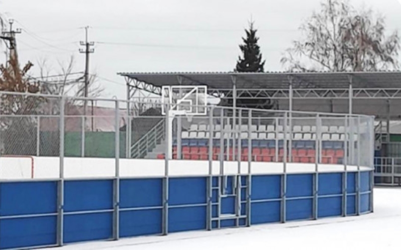 Новая «умная» спортплощадка открылась в селе Толмачево рядом с Обью по федеральному проекту