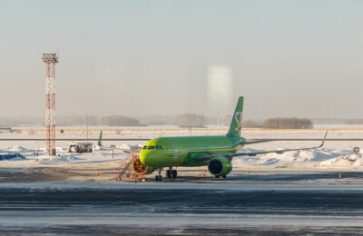 Самолёт S7 экстренно вернулся в аэропорт «Толмачёво» после взлёта из-за возгорания