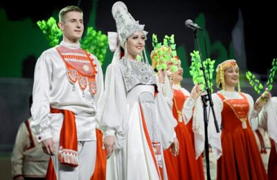 «Приношение Подвигу»: сибирский народный хор выступил на Международной выставке «Россия» в Москве