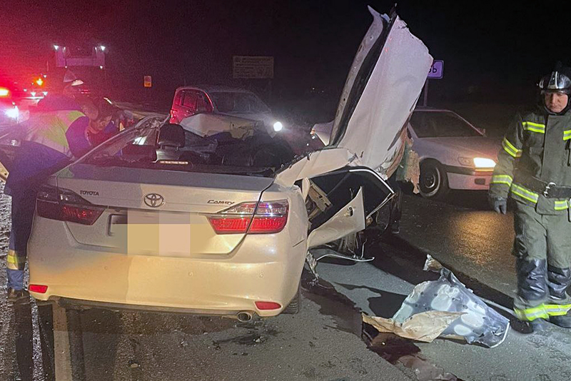 Пассажир Toyota Camry погиб в жёстком ДТП с фурой в Новосибирском районе