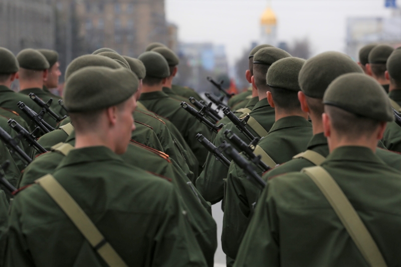 Военнослужащим по контракту увеличили единовременную выплату до 400 тысяч рублей в Новосибирской области
