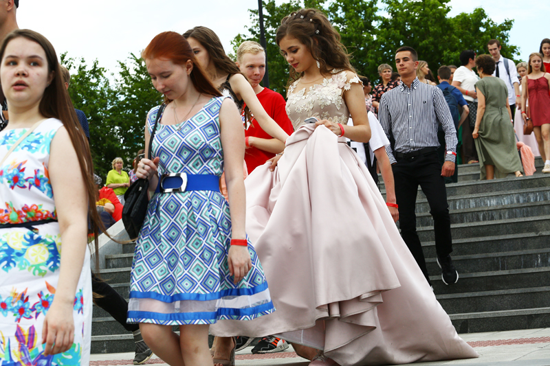 Безопасно и празднично: Новосибирская область готовится к проведению выпускных вечеров