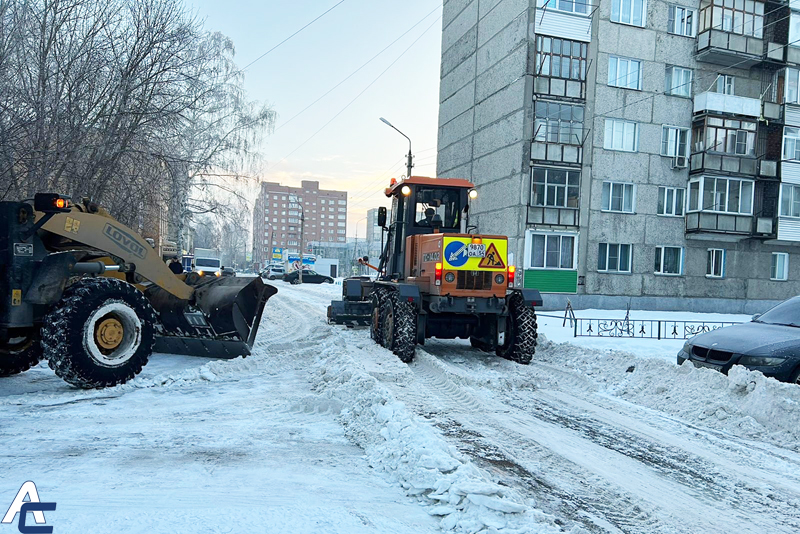 Коммунальная техника вновь выйдет чистить «бродвей» в городе Обь под Новосибирском