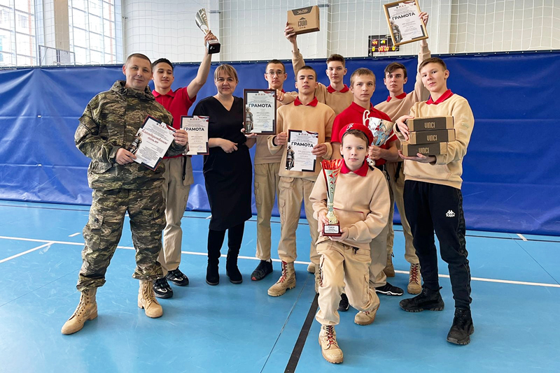 В областных «Армейских молодецких играх» победили школьники из города Обь