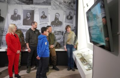 Историки и архивисты из Новосибирской области отправили гуманитарную помощь участникам спецоперации