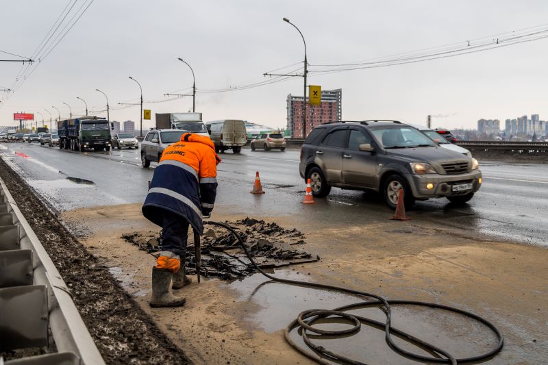 Порядка 100 дорожных объектов и улиц отремонтируют по нацпроекту в Новосибирской области в 2024 году