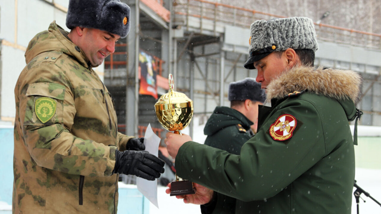 Победителей чемпионата Росгвардии по зимнему офицерскому троеборью  наградили в Новосибирске - Аэро-Сити