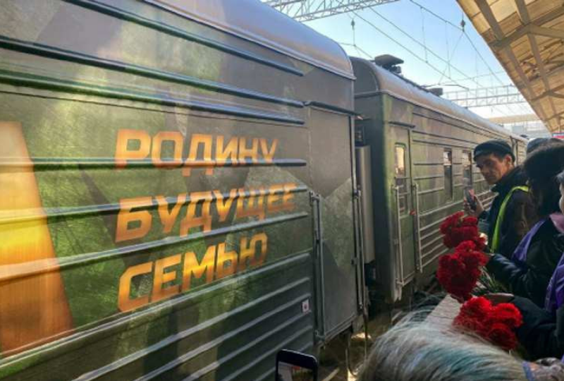 Поезд Минобороны России «Сила в правде» прибыл с военными экспонатами прибыл в Новосибирск