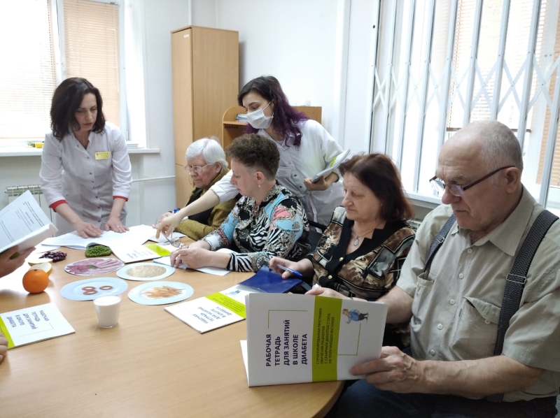 Открытие школ сахарного диабета в поликлиниках стартовало по нацпроекту в Новосибирской области