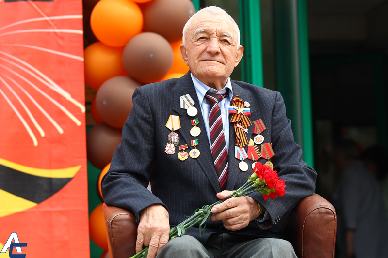 Единственный из ныне живущих ветеран ВОВ из Оби встретил 79-ю годовщину Победы
