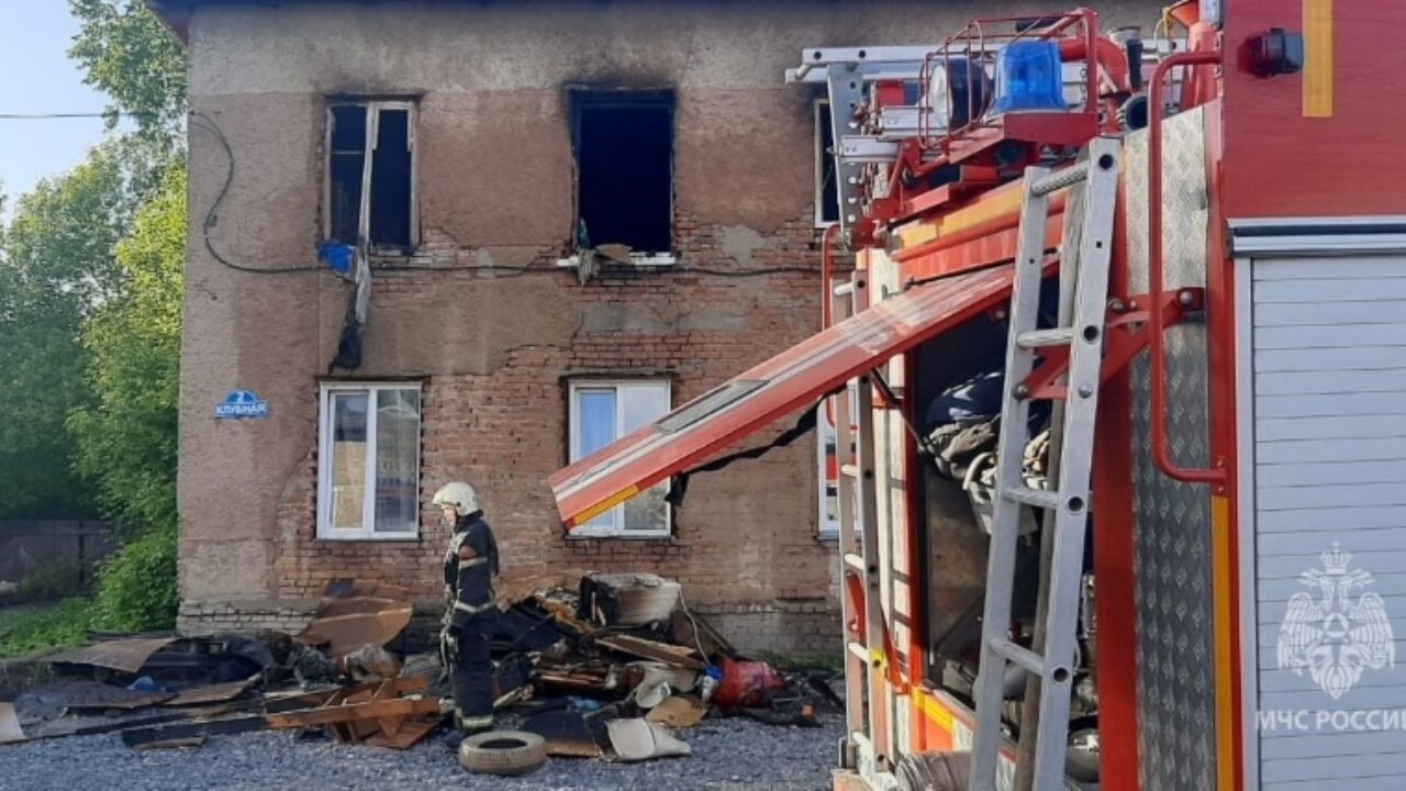 Двое детей погибли на пожаре в соседнем с Обью селом Красноглинное -  Аэро-Сити