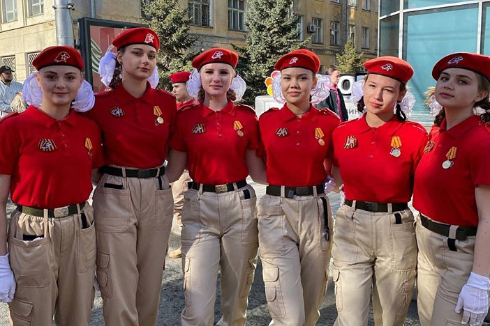 Медалями за участие в параде-2024 в Новосибирске наградили юнармейцев из города Обь
