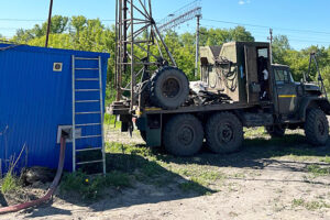 Скважину почистили на новом водопроводе на улице Сигнальной в городе Обь