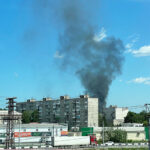 Несколько человек пострадали в крупном пожаре в промзоне под Новосибирском