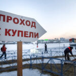 Глава города Обь окунулся в купель и поздравил горожан с Крещением